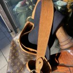 LOUIS VUITTON HUIVI  Antiikkiliike Wanha Elias